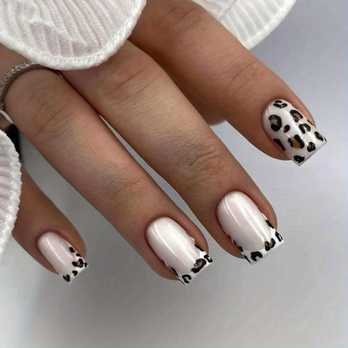 Leopard Print Press On Nails, Short Square Glue On Nails, Glossy Fake Nails For Women And Girls, 24 Pcs
